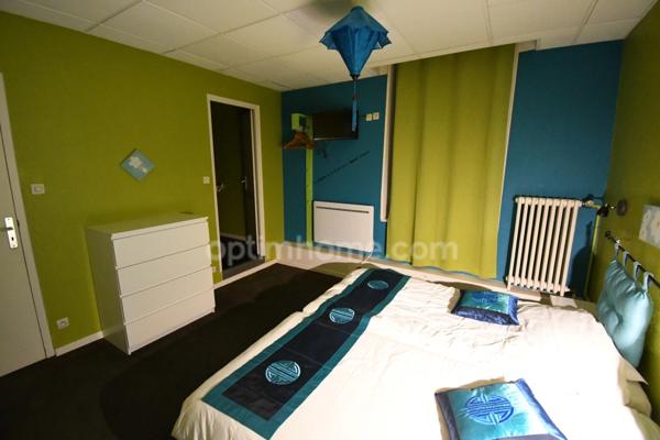 RARE OPPORTUNITÉ IMMOBILIÈRE À LONGUYON – ENSEMBLE DE 1 400 m² SUR PARC ARBORÉ DE 27 ARES ENVIRON