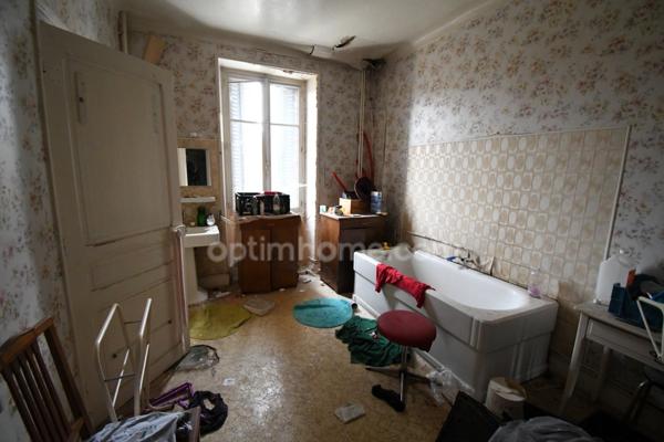 RARE OPPORTUNITÉ IMMOBILIÈRE À LONGUYON – ENSEMBLE DE 1 400 m² SUR PARC ARBORÉ DE 27 ARES ENVIRON