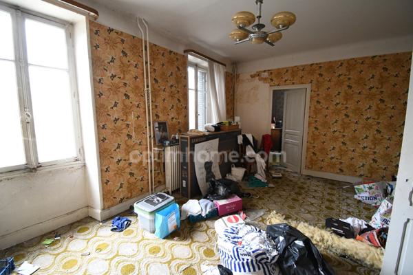 RARE OPPORTUNITÉ IMMOBILIÈRE À LONGUYON – ENSEMBLE DE 1 400 m² SUR PARC ARBORÉ DE 27 ARES ENVIRON