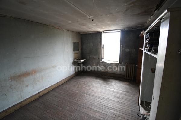 RARE OPPORTUNITÉ IMMOBILIÈRE À LONGUYON – ENSEMBLE DE 1 400 m² SUR PARC ARBORÉ DE 27 ARES ENVIRON