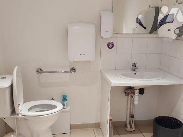 À VENDRE  TINTENIAC (35190) BÂTIMENT INDUSTRIEL-ENTREPÔT & BUREAUX

Situé dans un secteur str...