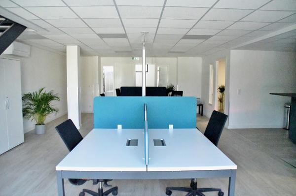 Bureau 7 pièces - 240 m²
