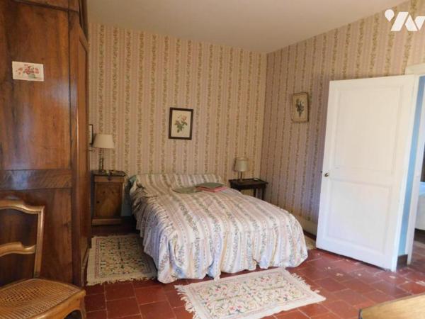 Deux maisons avec dépendances et jardin