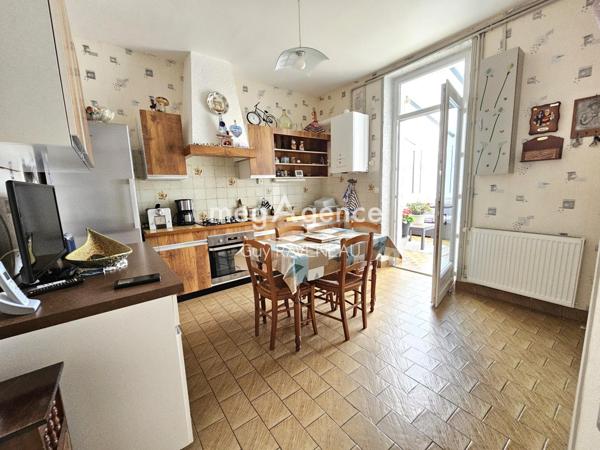 Maison à THOUARS, 79100 - 5 pièces 120m²