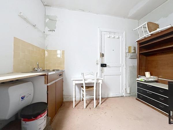 Chambre de service - rue de la Tour - Paris 16