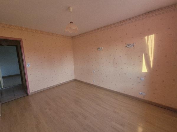 Maison contemporaine en campagne avec sous sol et grenier aménageable et terrain 1500m2