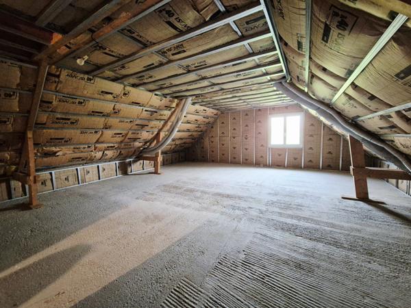 Maison contemporaine en campagne avec sous sol et grenier aménageable et terrain 1500m2