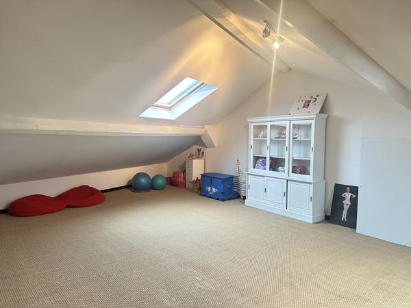 Roanne (42300) Grande maison coup de cœur au centre ville de Roanne (42300) 290m² - 4 chambres - piscine - garage