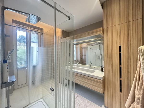 Roanne (42300) Grande maison coup de cœur au centre ville de Roanne (42300) 290m² - 4 chambres - piscine - garage