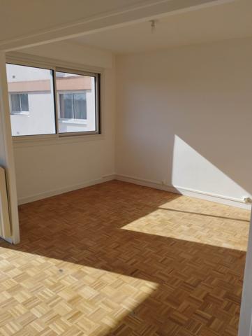 LAVAL – RIVE GAUCHE - 4 PIÈCES AVEC BALCON ET PARKING