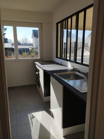 LAVAL – RIVE GAUCHE - 4 PIÈCES AVEC BALCON ET PARKING