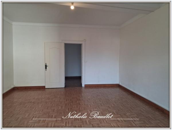 Saint-Denis-d'Orques (72350) Maison 164 m² avec double garage, jardin et cour