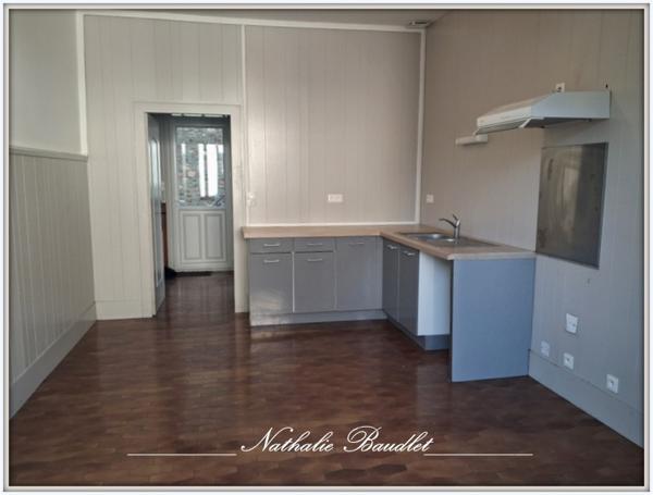 Saint-Denis-d'Orques (72350) Maison 164 m² avec double garage, jardin et cour