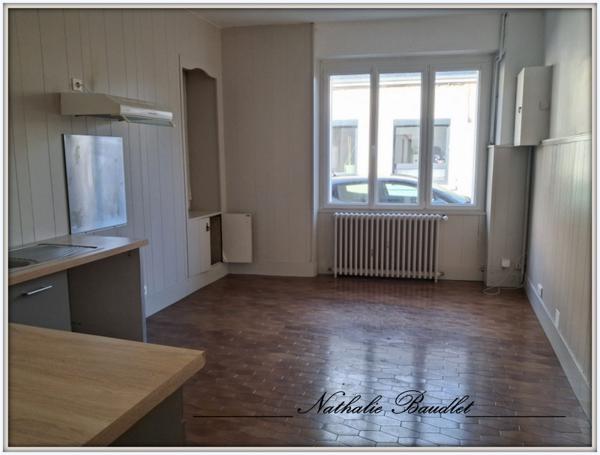 Saint-Denis-d'Orques (72350) Maison 164 m² avec double garage, jardin et cour