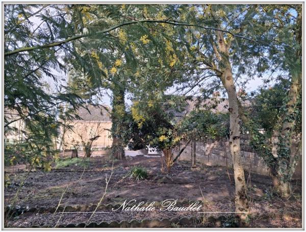 Saint-Denis-d'Orques (72350) Maison 164 m² avec double garage, jardin et cour