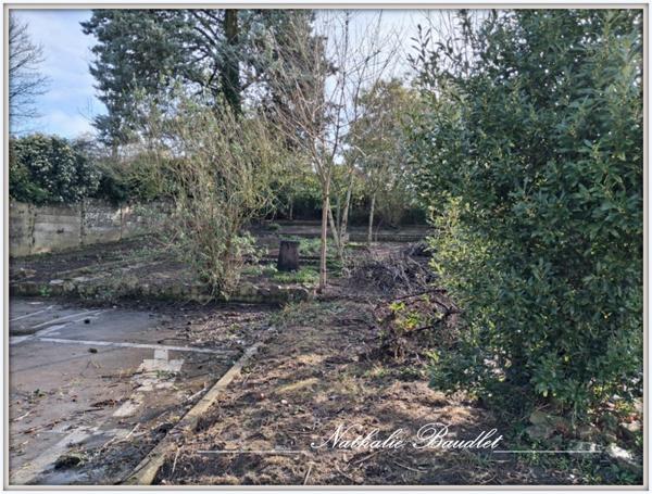 Saint-Denis-d'Orques (72350) Maison 164 m² avec double garage, jardin et cour