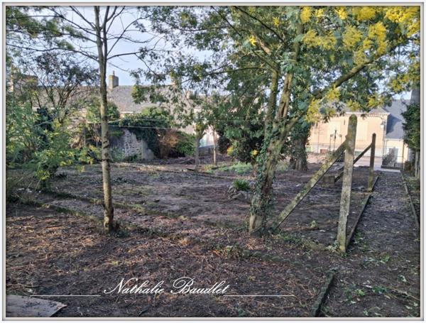 Saint-Denis-d'Orques (72350) Maison 164 m² avec double garage, jardin et cour