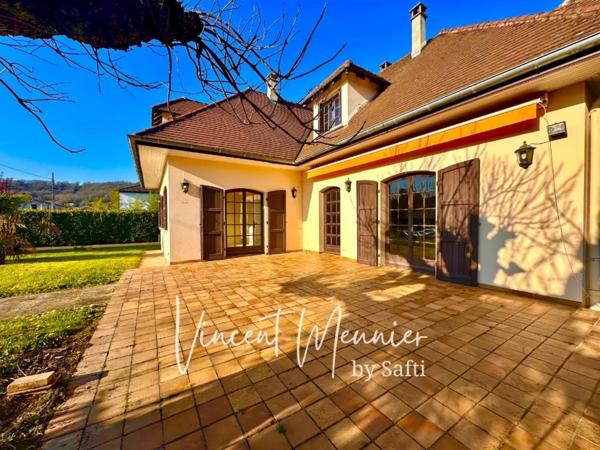 Maison Familiale / 4 chambres / Garage / Piscine / Grand terrain