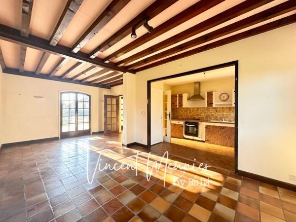 Maison Familiale / 4 chambres / Garage / Piscine / Grand terrain