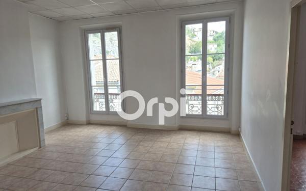 Appartement à louer    3 pièces •  Roquevaire