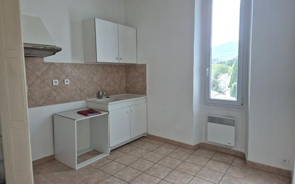 Appartement à louer    3 pièces •  Roquevaire