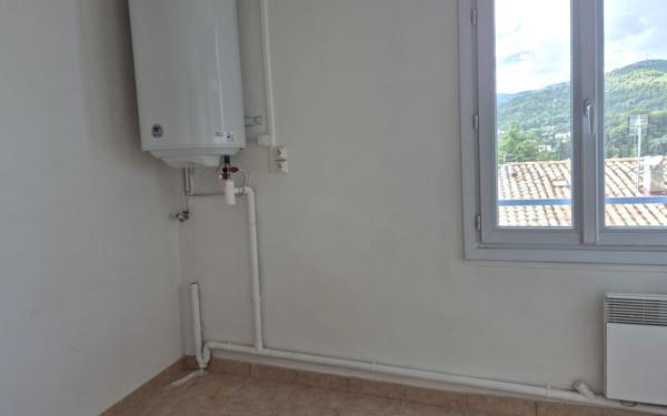 Appartement à louer    3 pièces •  Roquevaire