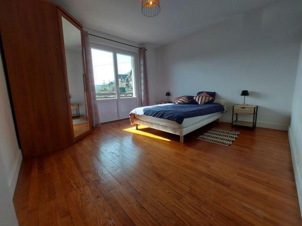 Sévrier : spacieux appartement 3 pièces (74 m²) , Balcon , cave - une place de Parking privé