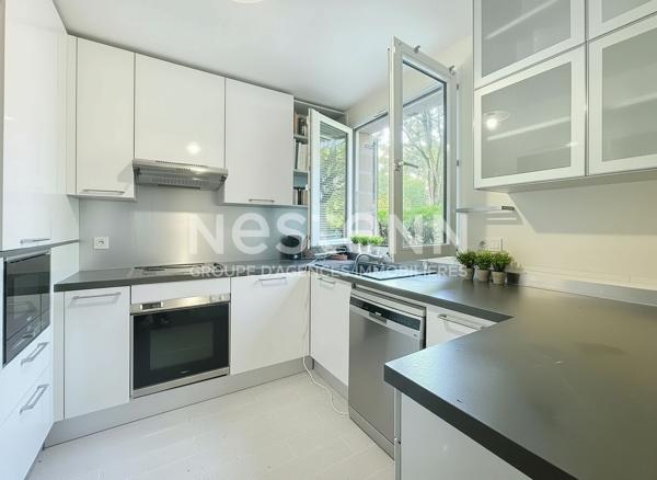Appartement Duplex Montigny Le Bretonneux 3 pièces 66m², jardin, box, proche toutes commodités.