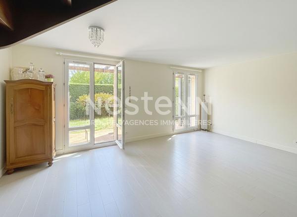 Appartement Duplex Montigny Le Bretonneux 3 pièces 66m², jardin, box, proche toutes commodités.