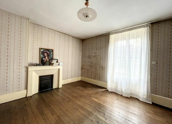 Maison à vendre    5 pièces • 152 m2 Le Châtelet