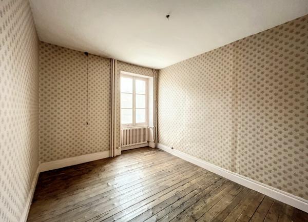 Maison à vendre    5 pièces • 152 m2 Le Châtelet