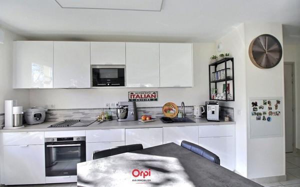 Appartement à vendre    3 pièces •  Marseille 11