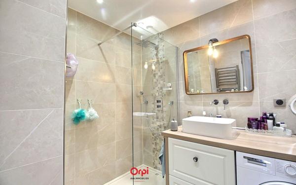 Appartement à vendre    3 pièces •  Marseille 11