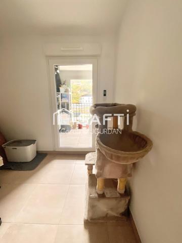 Nice Ouest - rue Jules Bianchi - 3 / 4 pcs 64m2 - cave - place de parking couverte en sous sol