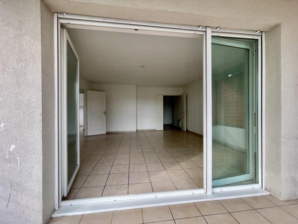 Fréjus (83600) T3 lumineux 67 m2 environ avec terrasse de 11m2 environ à Fréus
