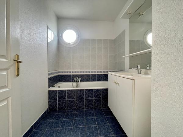 Fréjus (83600) T3 lumineux 67 m2 environ avec terrasse de 11m2 environ à Fréus