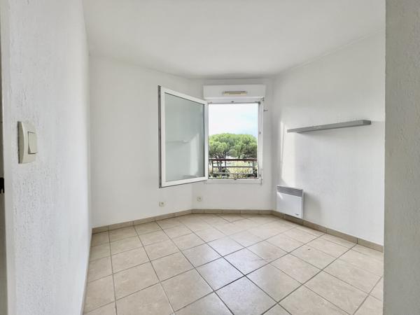 Fréjus (83600) T3 lumineux 67 m2 environ avec terrasse de 11m2 environ à Fréus