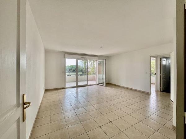 Fréjus (83600) T3 lumineux 67 m2 environ avec terrasse de 11m2 environ à Fréus