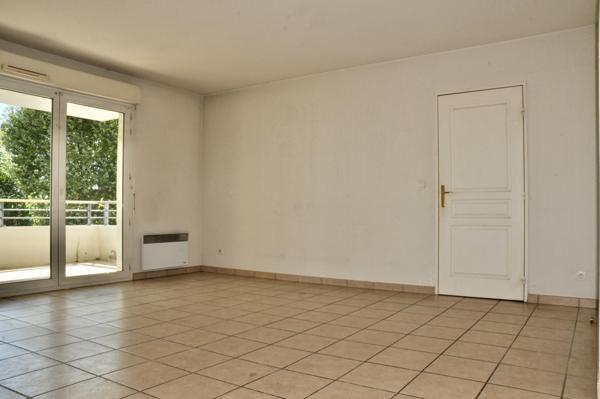 Fréjus (83600) T3 lumineux 67 m2 environ avec terrasse de 11m2 environ à Fréus