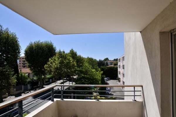 Fréjus (83600) T3 lumineux 67 m2 environ avec terrasse de 11m2 environ à Fréus