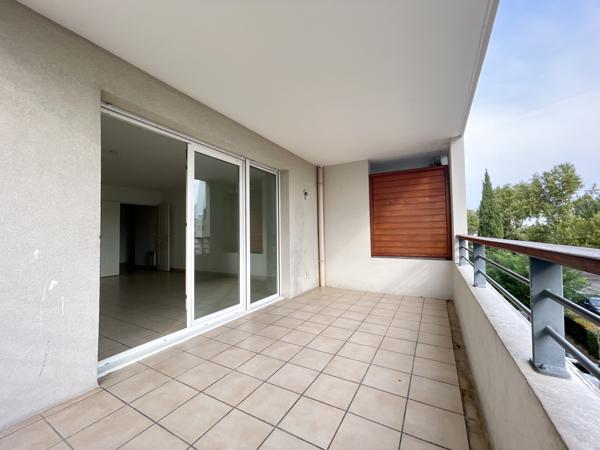 Fréjus (83600) T3 lumineux 67 m2 environ avec terrasse de 11m2 environ à Fréus