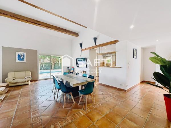 L’ÉLÉGANCE DU PLAIN-PIED ALLIÉE À UNE VUE DÉGAGÉE - UNE SIGNATURE ARCHITECTURALE AUX VOLUMES GENEREUX