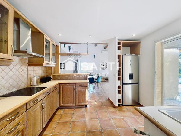 L’ÉLÉGANCE DU PLAIN-PIED ALLIÉE À UNE VUE DÉGAGÉE - UNE SIGNATURE ARCHITECTURALE AUX VOLUMES GENEREUX