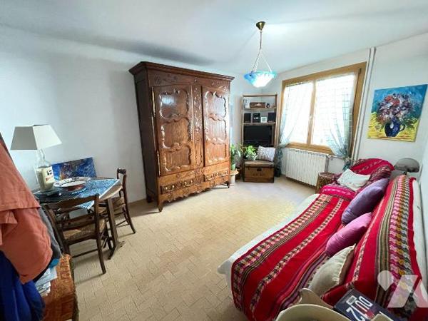 A vendre - Valensole (04) -  Alpes-de-Haute-Provence: Maison de village d'env 70,69 m² comprena...