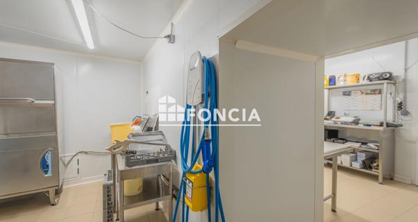 À vendre Local commercial 138 m² - Firminy 42700