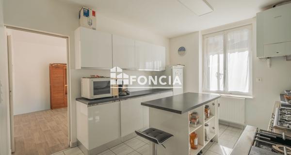 À vendre Local commercial 138 m² - Firminy 42700