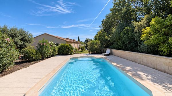 Maison T4 plain-pied avec piscine, T2 et double garage – calme absolu