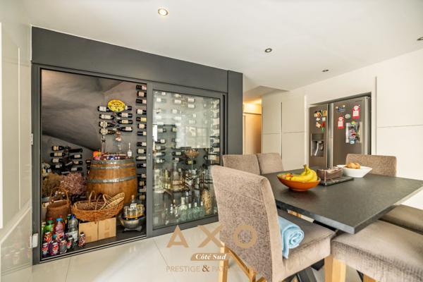 LAMBESC - MAISON - 290m² - 3 CHAMBRES - PISCINE - 884 000 