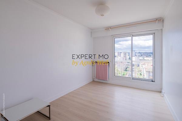 RUEIL-MALMAISON - MONT VALERIEN - APPARTEMENT 5 PIECES, 3 CHAMBRES AU DERNIER ÉTAGE AVEC VUE DEGAGÉE..
