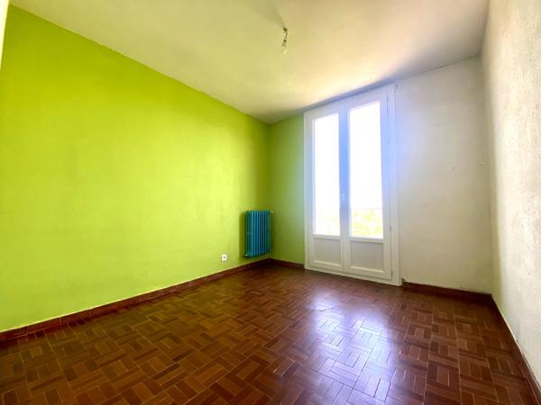 Appartement Saint Cannat 4 pièce(s) 72 m2 avec balcons, loggia, cave et garage